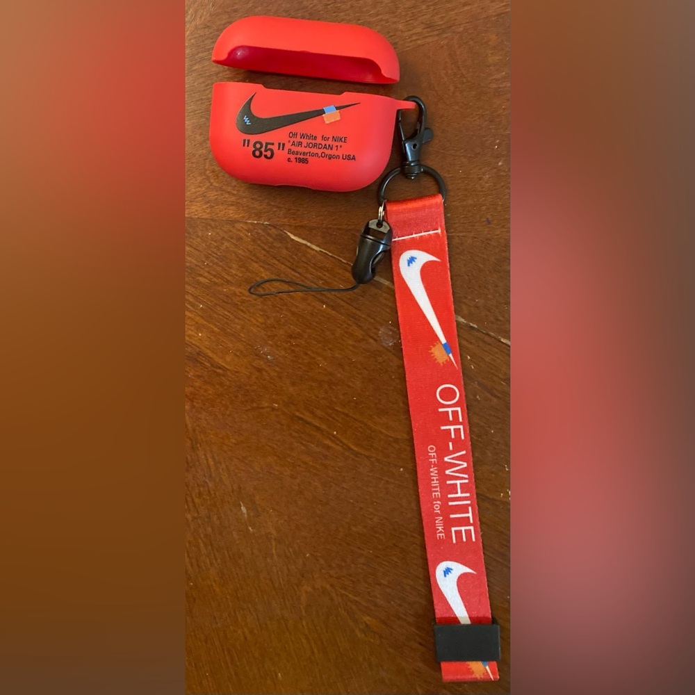 AirPod Pro Case - Picture 2 of 2